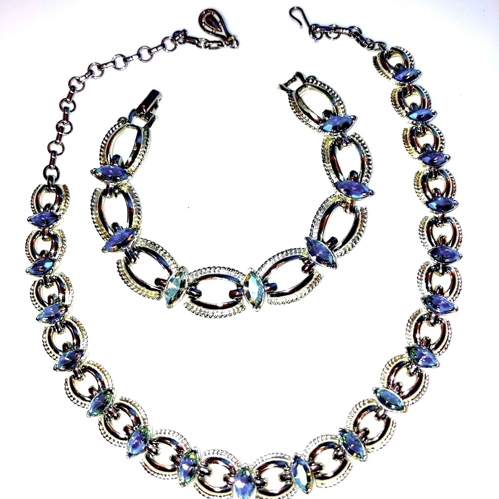 Vintage Hobe’ light catching crystal choker and bracelet EUC